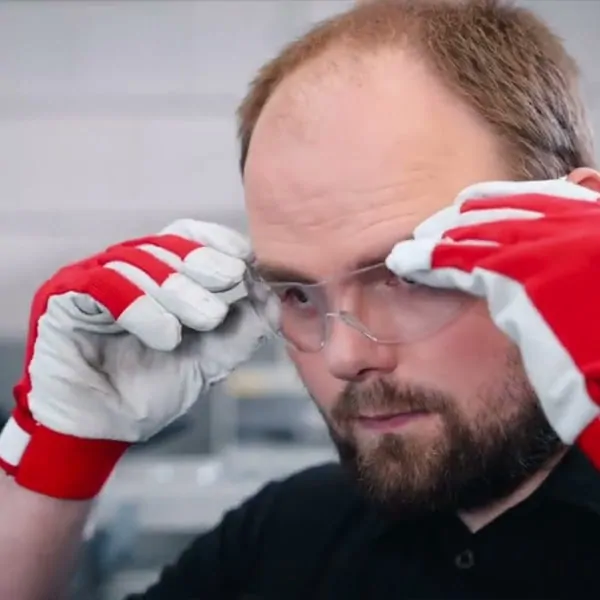 Přehrát video